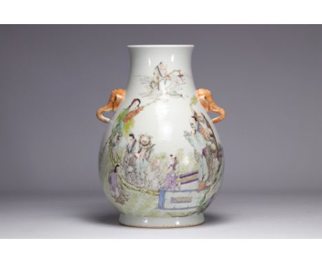 Rare large Qianjiang Cai porcelain vase in Hu form, decorated with figures, orange elephant head handles. - Weight: 4.61 kg -