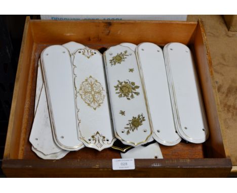 BOX CONTAINING QUANTITY CERAMIC DOOR PLATES     