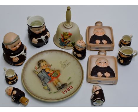 VARIOUS GOEBEL / HUMMEL FRIAR TUCK MONK ITEMS, A GOEBEL / HUMMEL DISPLAY PLATE & A TABLE BELL     