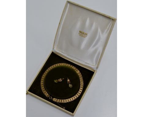 9 CARAT GOLD GATE STYLE NECKLACE WITH SAFETY CHAIN & PAIR OF MATCHING EARRINGS IN ORIGINAL PRESENTATION BOX - APPROXIMATE WEI