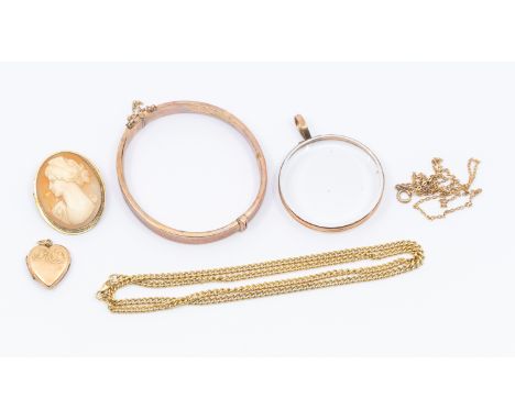 A weighable 9ct rose gold bangle, a 9ct gold trace link chain, width approx 2mm, fine 9ct gold chain, combined weight approx 