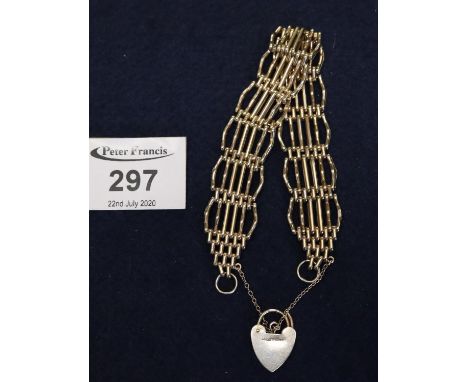 A 9ct gold 6 bar gate bracelet. Weight 28.6g total approx. (B.P. 24% incl. VAT) 