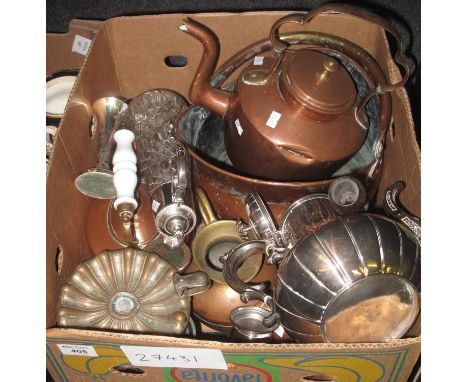 Box of assorted metalware various to include; copper helmet shaped coal scuttle, large copper teapot, claret jug with silver 