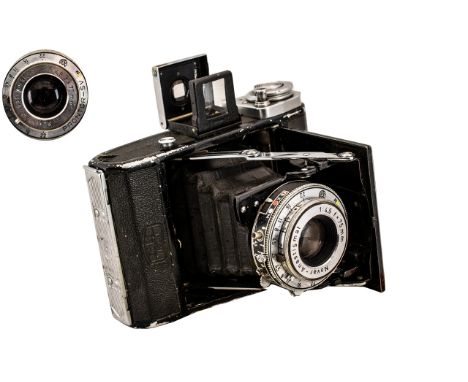 Zeiss Ikonta 521 Folding Camera 6x45 Novar - Anastigmat 75mm Lens. .Wonderful Compact Camera, In Good Condition In All Aspect