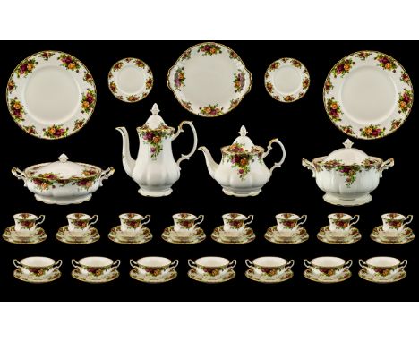 Royal Albert - Fine Quality and Extensive ( 91 ) Piece Dinner and Tea Bone China Service ' Old Country Rose ' Pattern. c.1960