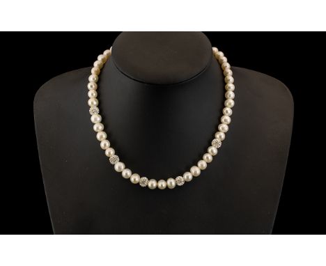 9ct Gold Clasp Pearl Necklace, Wonderful Quality and Design, Pearls are of Good Quality and Colour. Please See Photo. 16 Inch