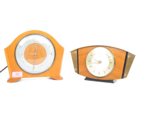 Metamec / Smith's&nbsp;- Two mid century / vintage wooden mantel&nbsp;clocks by&nbsp;Metamec &amp; Smiths.&nbsp;To include an