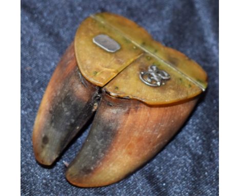 A George III novelty hoof snuff box, c.1810