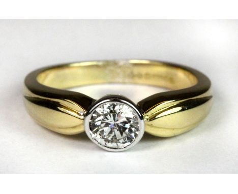 An 18ct yellow gold diamond solitaire ring (approx. 0.35ct) (K).