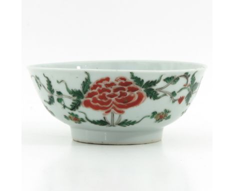 Floral decor, Kangxi Period, 18th Century, 17 cm. in diameter.