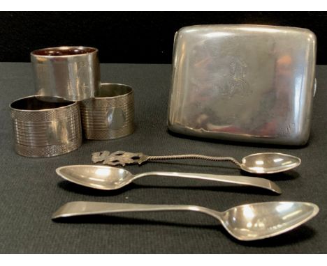 A pair of silver banded and engine turned napkin rings,  Sheffield 1960, cased;    silver cigarette case etc, 235.8g;  a silv