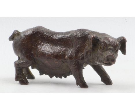Bronze Chinese pig. UK P&amp;P Group 1 (£16+VAT for the first lot and £2+VAT for subsequent lots) 