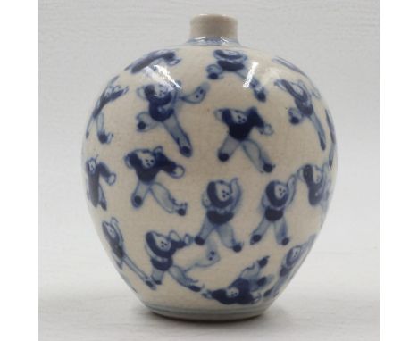 Early Chinese globular bottle vase, the body decorated with multiple figures, six character mark to base, H: 75mm, crazing th