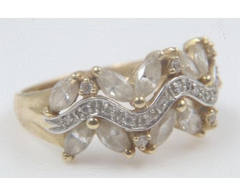 9ct gold CZ set ring, size R, 4.2g. UK P&amp;P Group 0 (£6+VAT for the first lot and £1+VAT for subsequent lots)