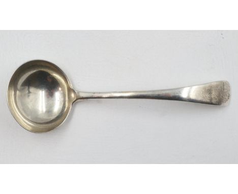 Small hallmarked silver ladle, maker DF, London assay, 50g. UK P&amp;P Group 1 (£16+VAT for the first lot and £2+VAT for subs