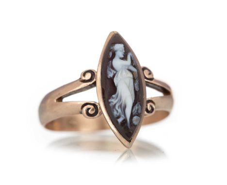 HARDSTONE CAMEO RING depicting a classical female, in nine carat gold, size M 1/2Qty: 2.7g