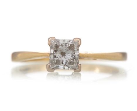 DIAMOND SOLITAIRE RING set with a princess cut stone of approximately 1.00 carat, in eighteen carat gold, size S 1/2Qty: 4.1g