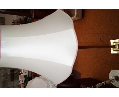 Column slandered lamp