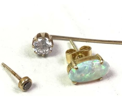 GOLD STICK PIN AND AN EARRING the earring set with opalQty: 2