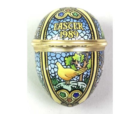 HALCYON DAYS CERAMIC EGGS, ALONG WITH CERAMIC PILL BOXES  with various decoration and gilt highlights 