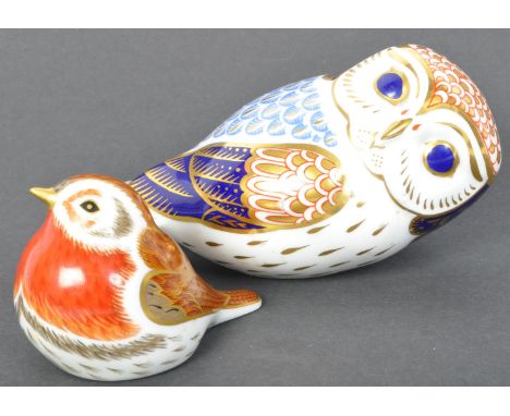 Two vintage 20th century Royal Crown Derby Imari pattern paperweights in the shape of an owl &amp; Royal Robin. The lot appea