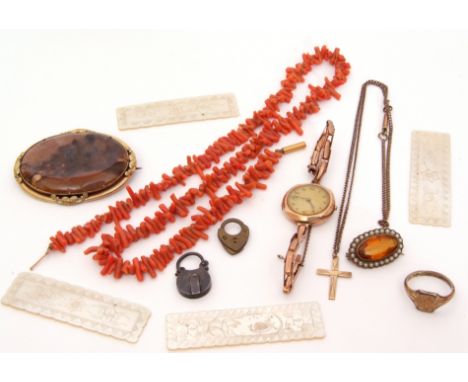 Mixed Lot: four Chinese mother of pearl gaming tokens, antique stag coral necklace, Victorian agate brooch in a gilt frame, a