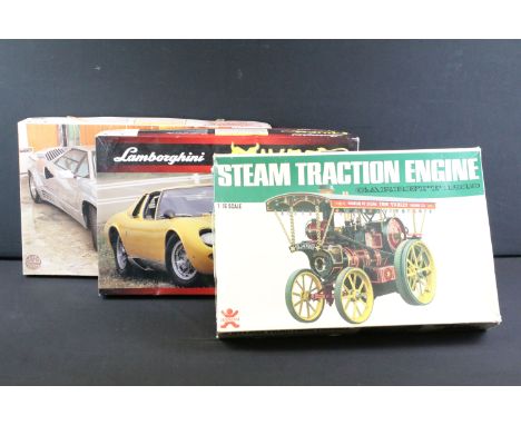 Three boxed plastic model kits to include 2 x Fujimi Supercar Series 1/16 scale (10155 Lamborghini Countach 25t Anniversary &