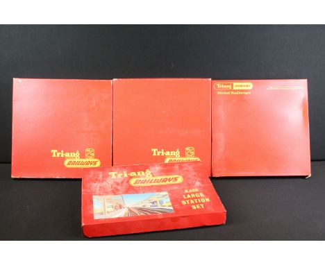 Four boxed Triang OO gauge accessories to include R45 Turntable Set, R161 Operating Hopper Set, R408U Turntable Set and R459 
