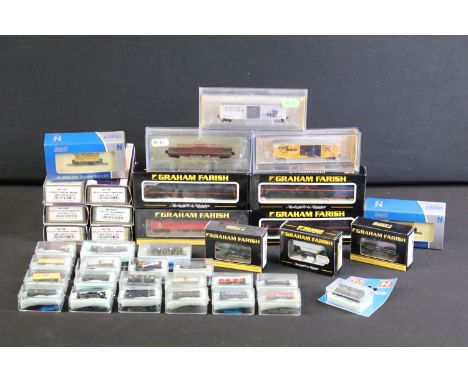 38 Boxed / cased N gauge items of rolling stock to include Graham Farish, Dapol, Bachmann and Peco featuring coaches, wagons 