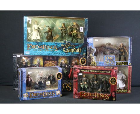 Collection of six boxed Toy Biz The Lord Of The Rings The Two Towers figure sets to include The Return Of Gandalf, Helm's Dee