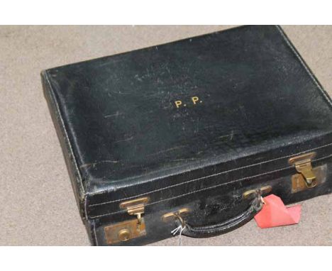 VINTAGE TRAVEL CASE