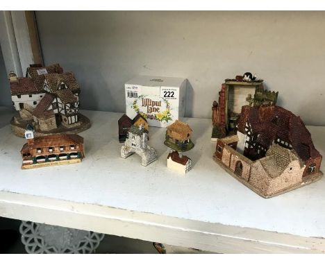 A quantity of mainly Lilliput lane model buildings