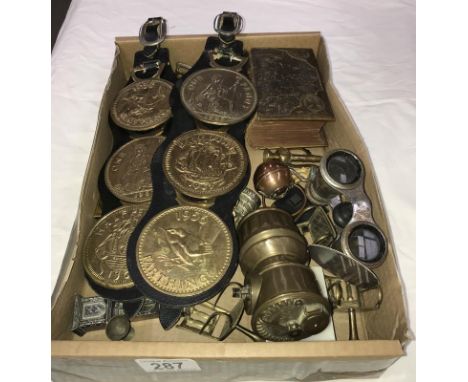 A quantity of miscellaneous metal ware including brass miners lamp, coin horse brasses etc.