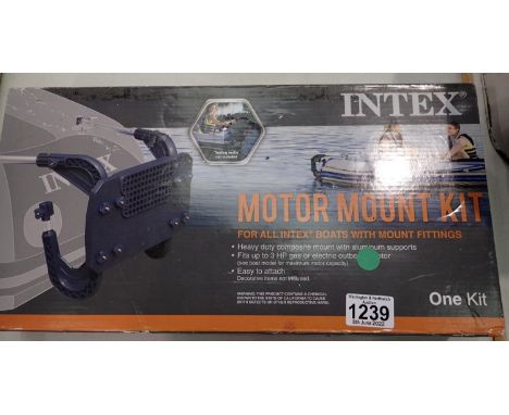 New Boxed Intex outboard motor mount. P&amp;P Group 1 (£14+VAT for the first lot and £1+VAT for subsequent lots) 