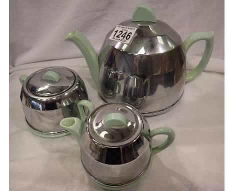 Unusual three piece vintage insulated tea set. P&amp;P Group 2 (£18+VAT for the first lot and £3+VAT for subsequent lots) 