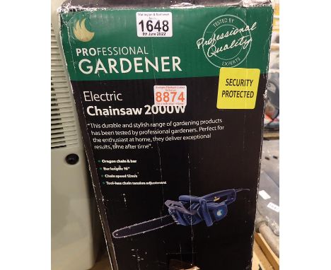 Professional Gardener electric chainsaw and a extra chain, working at lotting. Not available for in-house P&amp;P, contact Pa