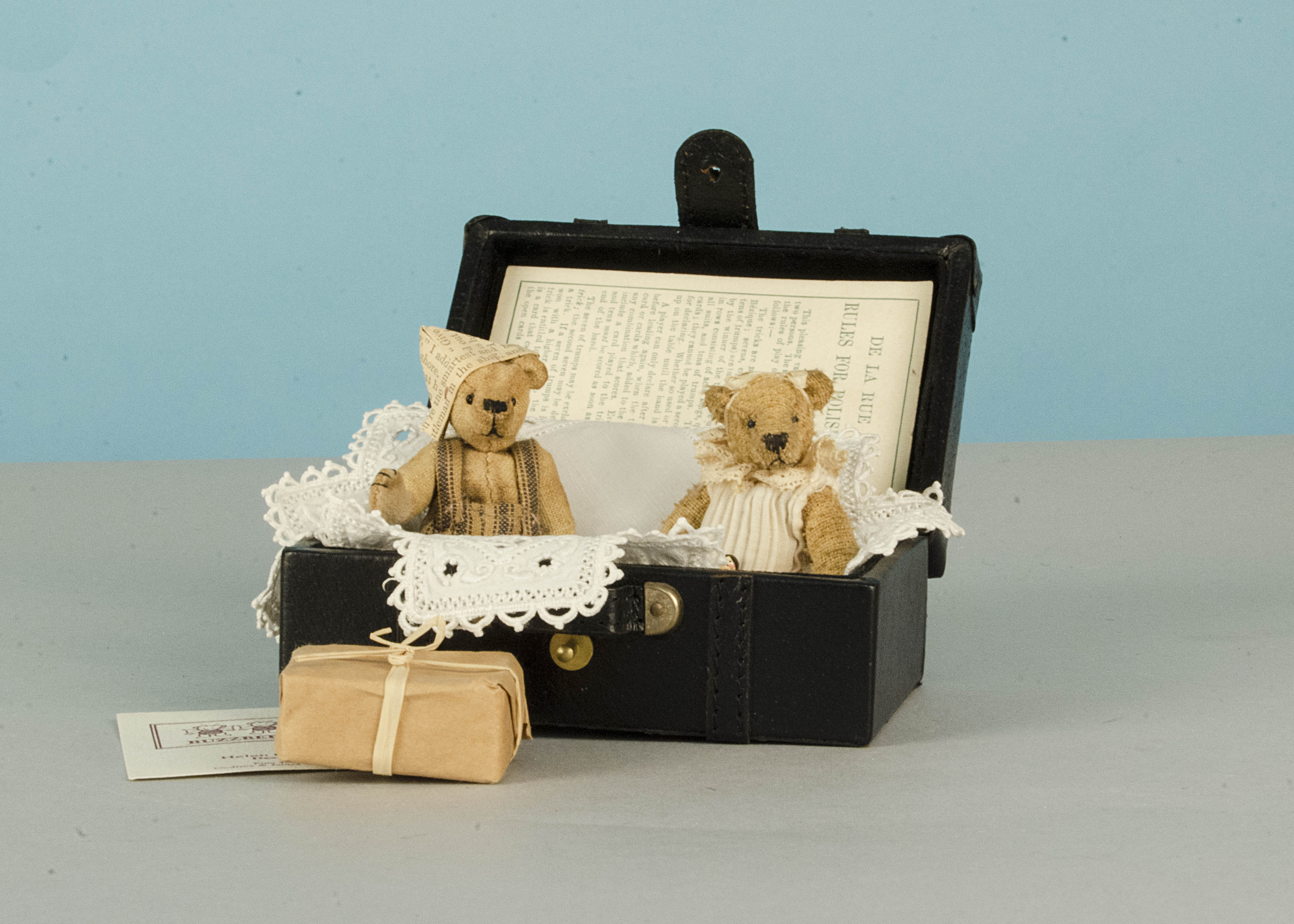 miniature artist teddy bears