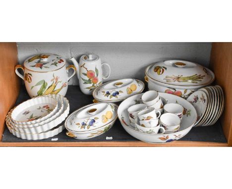A Quantity of Royal Worcester Evesham Pattern Dinnerwares