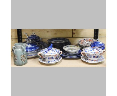 A shelf of Imari pattern and other china, to include a green glazed vase, 18cm high