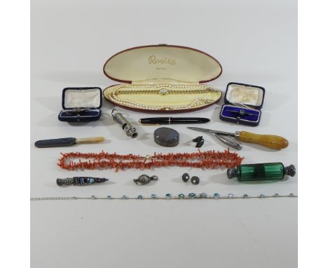 A small collection of jewellery, to include a pearl necklace, Rotary wristwatch and brooches
