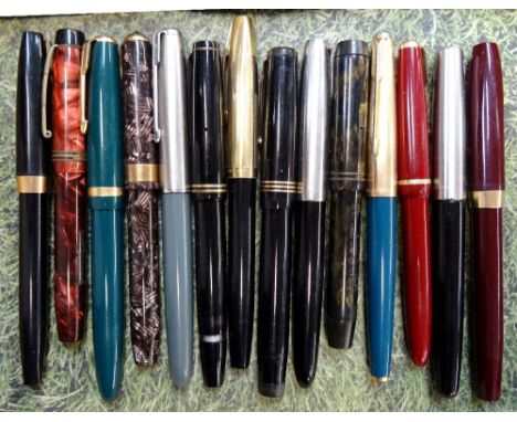 COLLECTION OF VINTAGE FOUNTAIN PENSincludes a Parker 'Duofold', 'Slimfold' and 'Victory', Swan 'Leverless', 'Conway Stewart 2