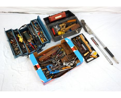 LARGE COLLECTION OF VINTAGE AND LATER TOOLSa variety, with tool boxes, viewing required