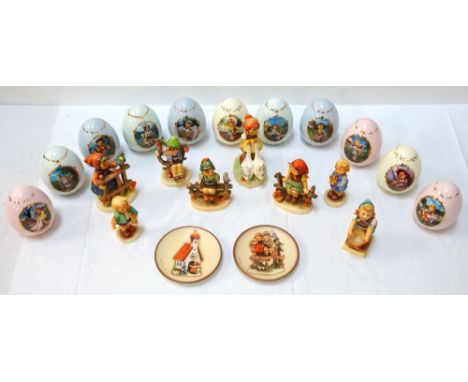 COLLECTION OF VARIOUS GOEBEL/HÜMMEL FIGURESa selection of eggs and two small wall plates (21)