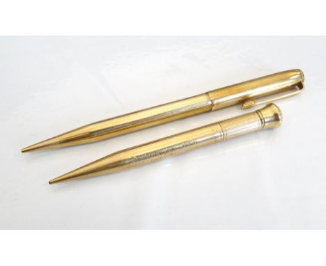 1930's LADY'S 'SAMPSON MORDAN & CO.' NINE CARAT GOLD CASED PENCILmarked 'Mordan Everpoint Patent 179005', 9.8cm long, togethe