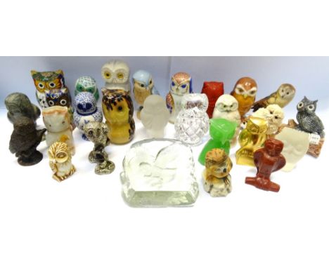COLLECTION OF OWL ORNAMENTSwith examples from The Franklin Mint, Capodimonte, Langham, Goebel, Russell Willis Collection and 