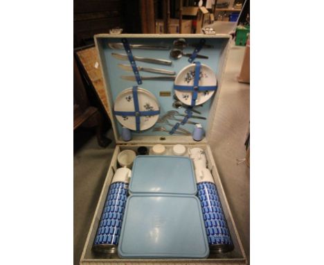 Vintage Brexton picnic set