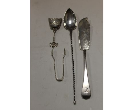 FOUR HALLMARKED SILVER ITEMS TO INC CADDY SPOON