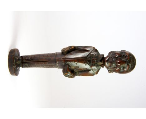 A rare carved wooden character tobacco pipe of a butler, H. 17cm.