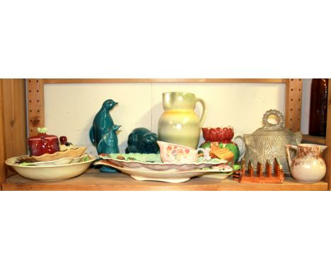 A quantity of mixed vintage ceramic items.