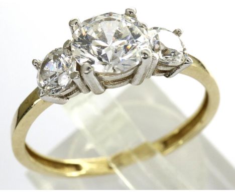 9ct gold stone set trilogy ring, size R/S, 2.1g. P&amp;P Group 1 (£14+VAT for the first lot and £1+VAT for subsequent lots) 